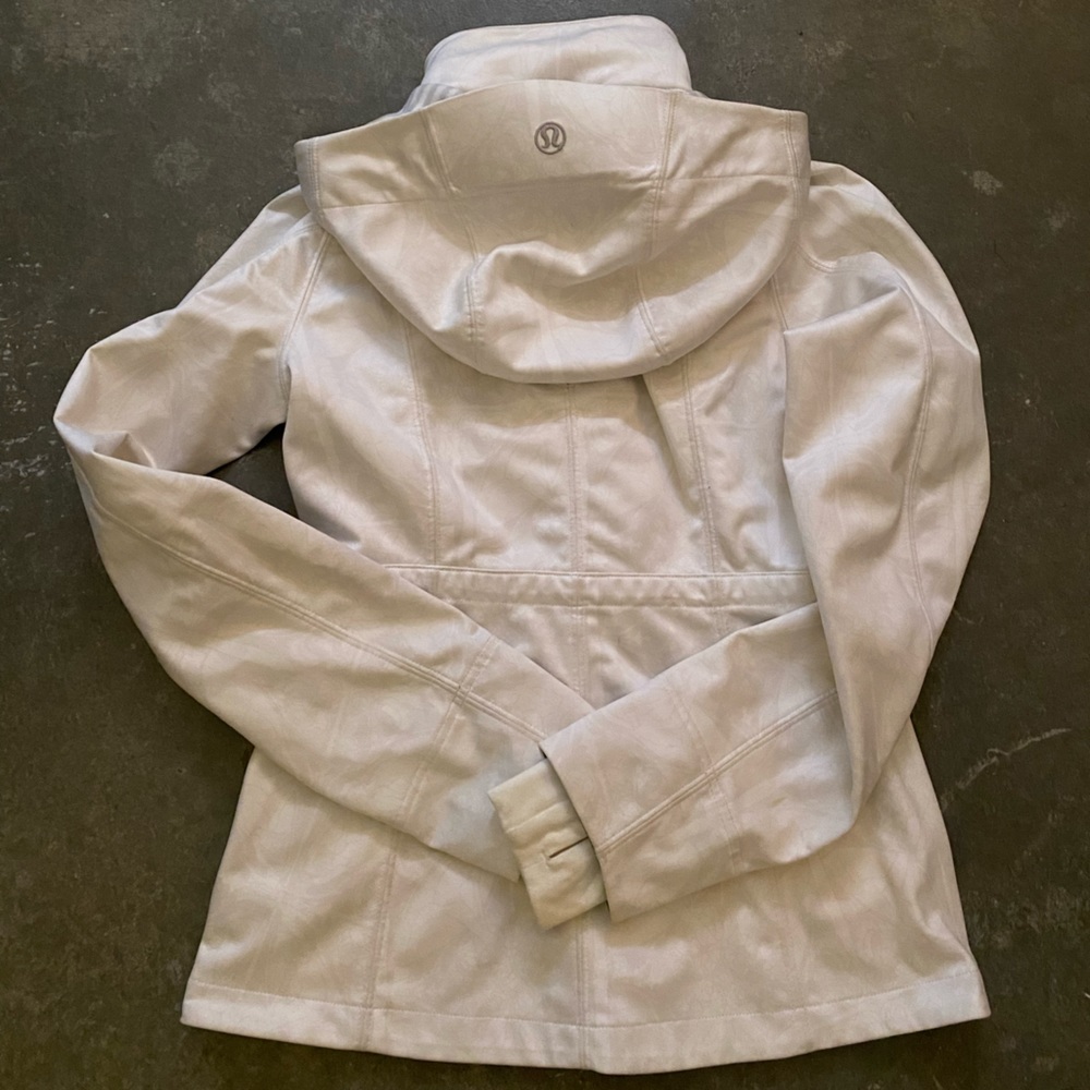 Lululemon Rain Jacket - image 3
